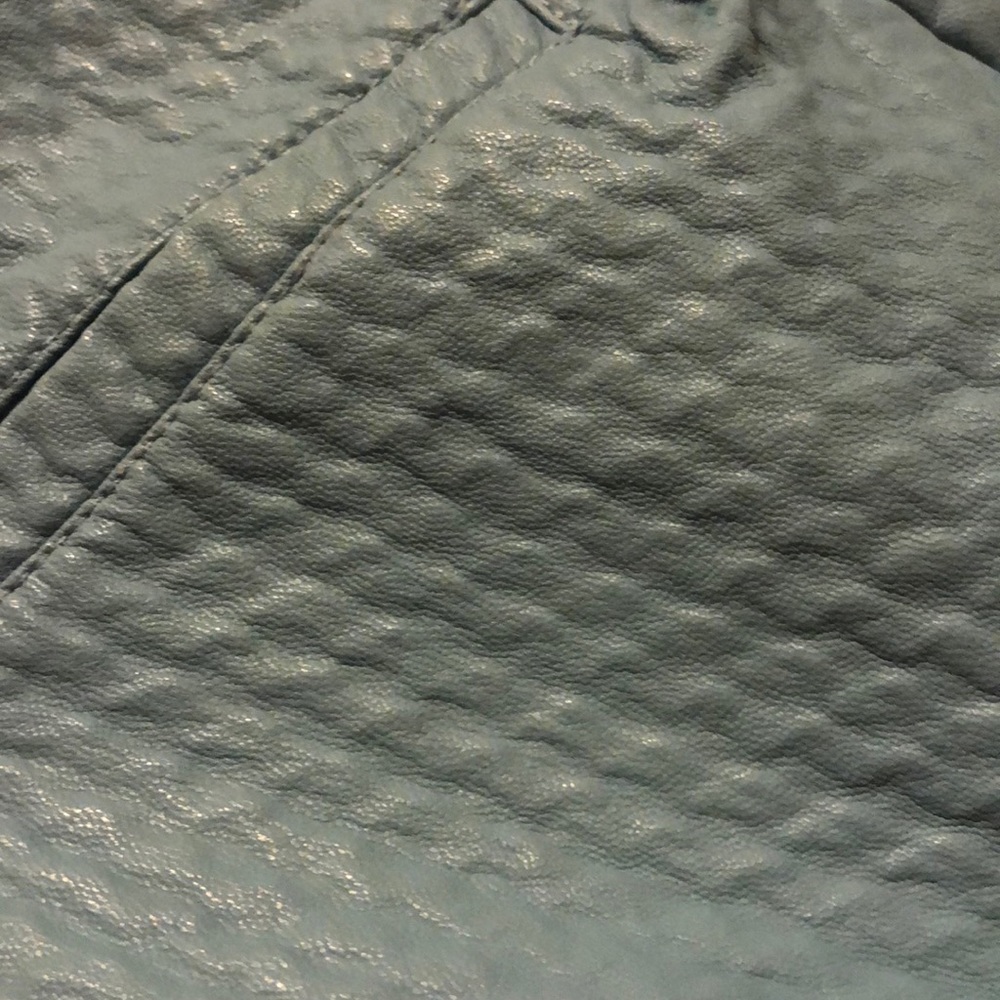 Shorts - Picture 2 of 4